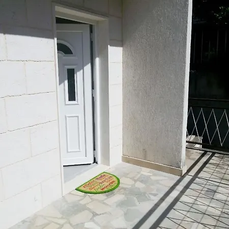 Dora Baška Voda