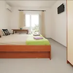 Dora Διαμέρισμα *