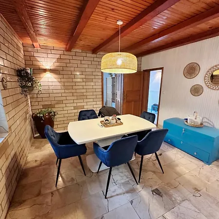 Dora Apartment
