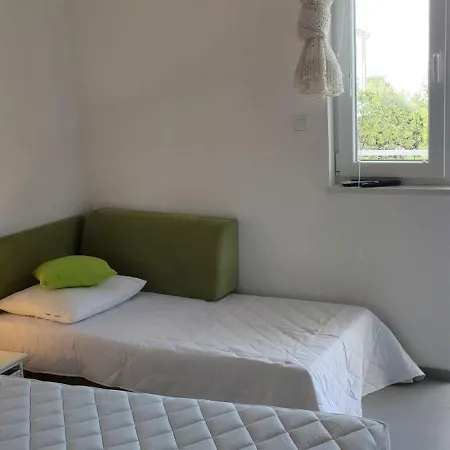 Apartment Dora *
