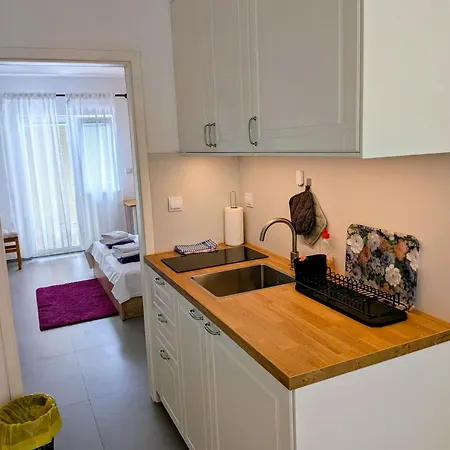 Apartment Dora *