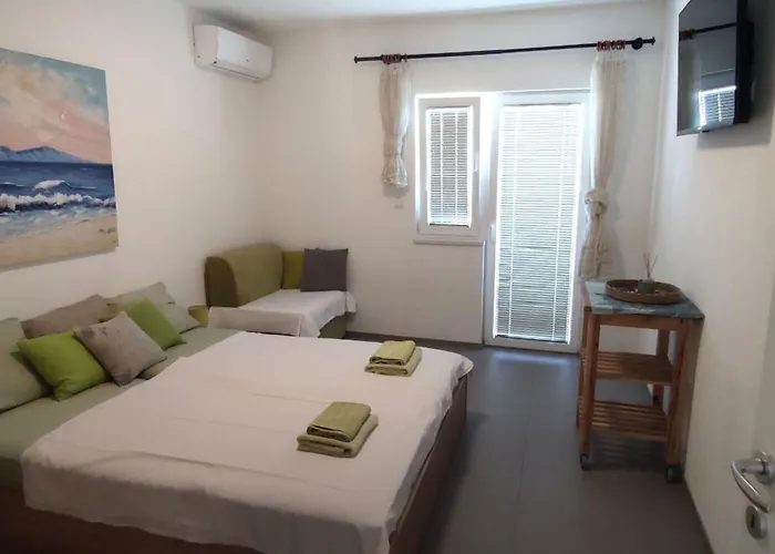 Dora * Baška Voda